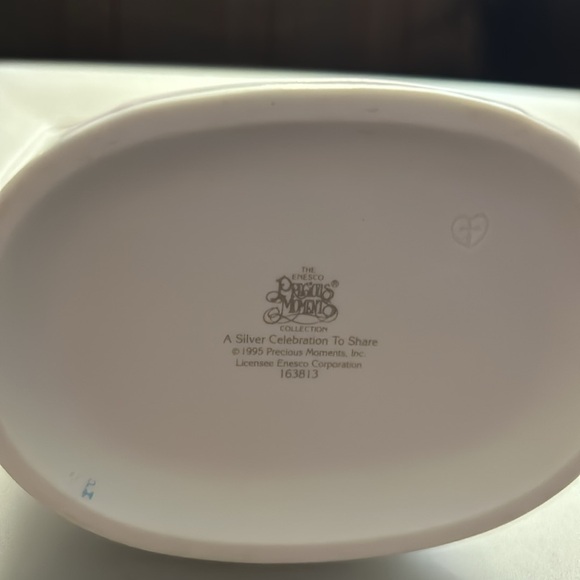 Precious moments 25 year Anniversary - Picture 3 of 5